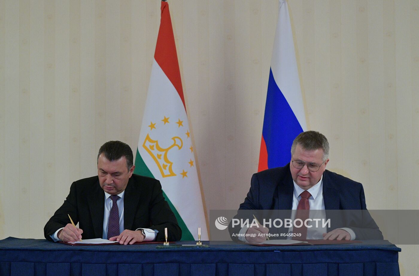 А. Оверчук принял участие в заседании межправкомиссии по экономическому сотрудничеству между РФ и Таджикистаном