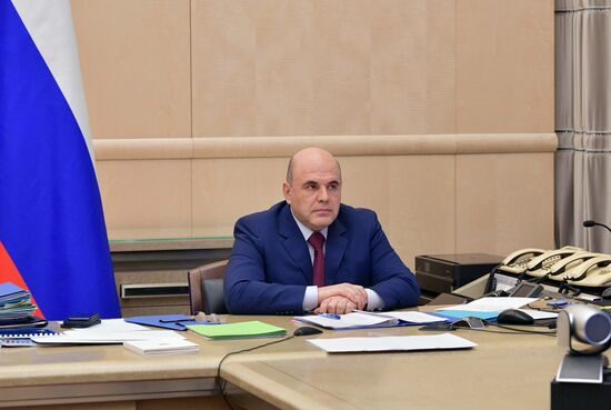 Президент РФ В. Путин провел совещание с членами правительства РФ