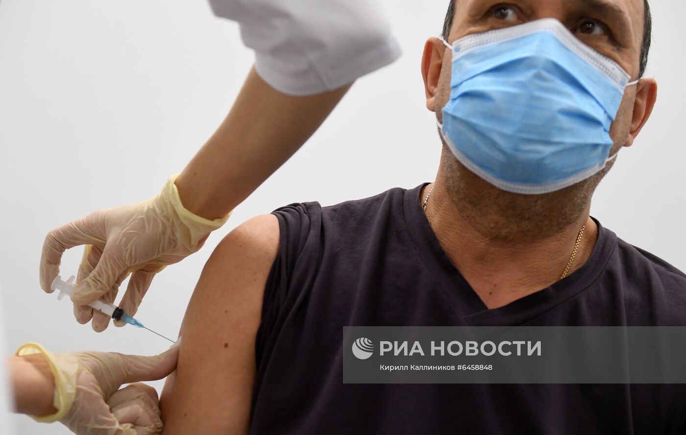 Пункт вакцинации от коронавируса в ТРЦ "Щелковский"