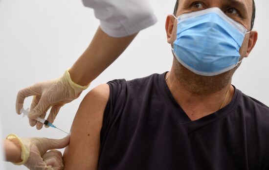 Пункт вакцинации от коронавируса в ТРЦ "Щелковский"