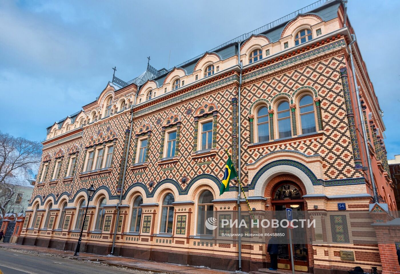 Мэр Москвы С. Собянин осмотрел итоги реставрации здания посольства Бразилии в Москве