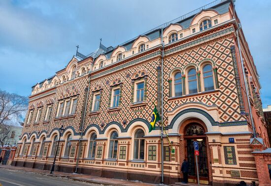 Мэр Москвы С. Собянин осмотрел итоги реставрации здания посольства Бразилии в Москве