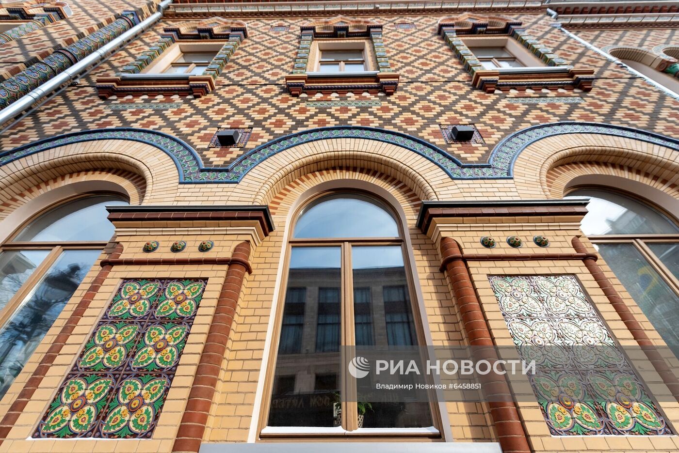 Мэр Москвы С. Собянин осмотрел итоги реставрации здания посольства Бразилии в Москве