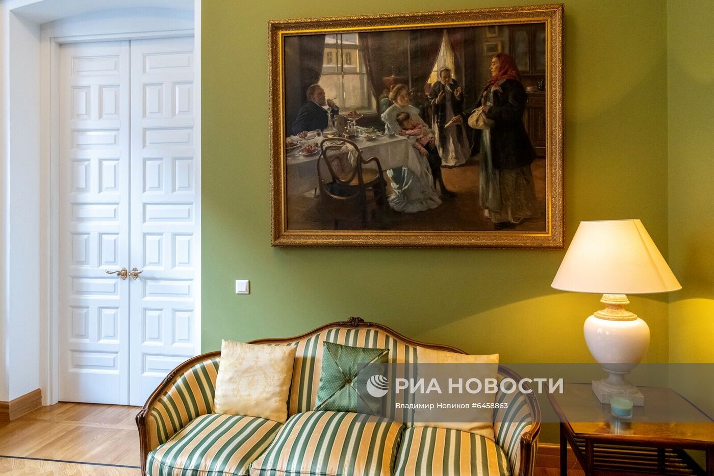 Мэр Москвы С. Собянин осмотрел итоги реставрации здания посольства Бразилии в Москве