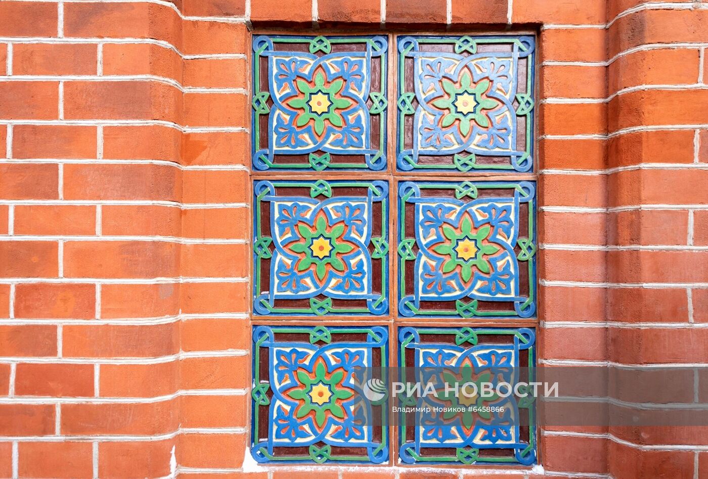 Мэр Москвы С. Собянин осмотрел итоги реставрации здания посольства Бразилии в Москве