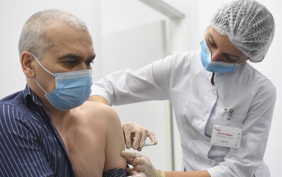 Пункт вакцинации от коронавируса в ТРЦ "Щелковский"