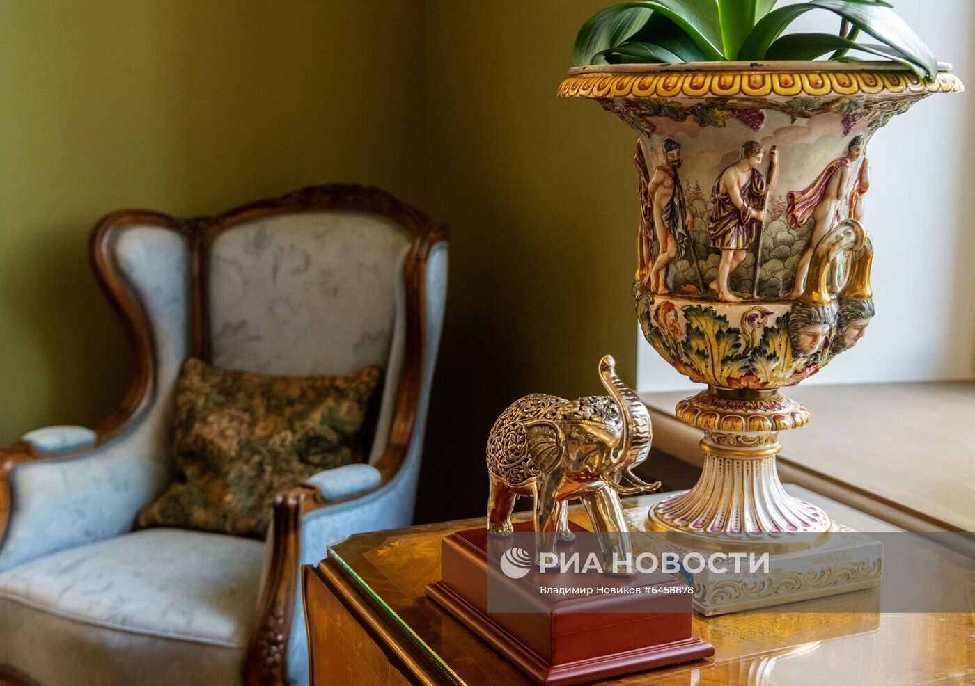 Мэр Москвы С. Собянин осмотрел итоги реставрации здания посольства Бразилии в Москве