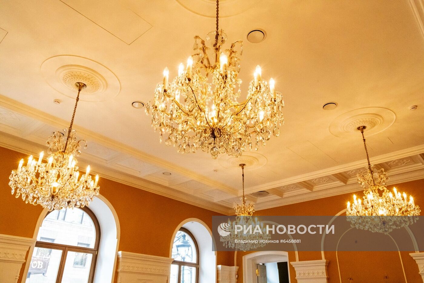 Мэр Москвы С. Собянин осмотрел итоги реставрации здания посольства Бразилии в Москве