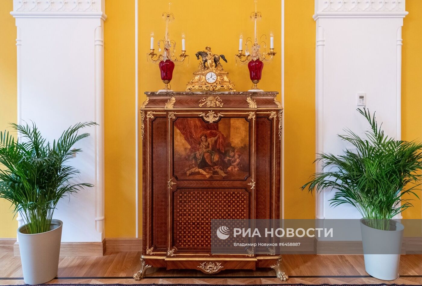 Мэр Москвы С. Собянин осмотрел итоги реставрации здания посольства Бразилии в Москве