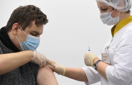 Пункт вакцинации от коронавируса в ТРЦ "Щелковский"