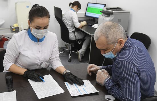 Пункт вакцинации от коронавируса в ТРЦ "Щелковский"