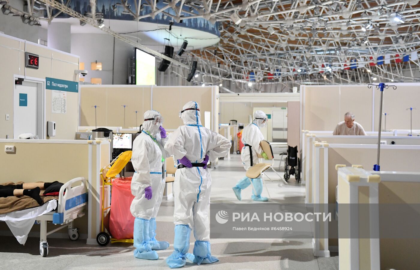Временный госпиталь для пациентов с COVID-19 в Крылатском