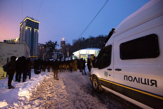 Столкновения националистов с представителями оппозиции в Киеве