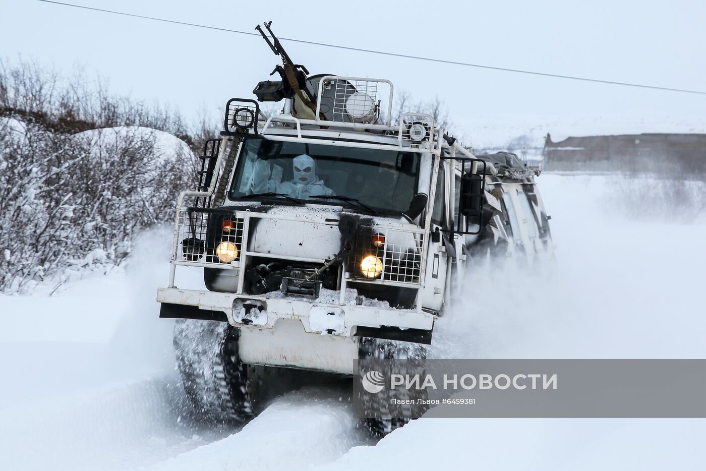 Учения Печенгской бригады Северного флота на арктических вездеходах "Алеут"