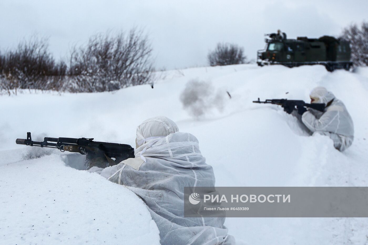 Учения Печенгской бригады Северного флота на арктических вездеходах "Алеут"