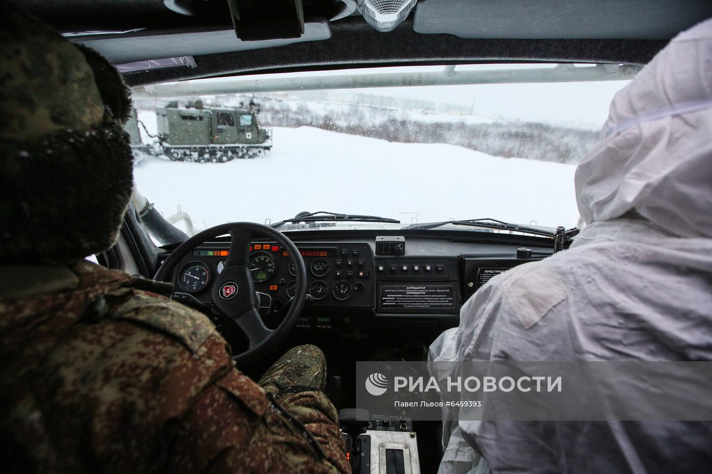 Учения Печенгской бригады Северного флота на арктических вездеходах "Алеут"