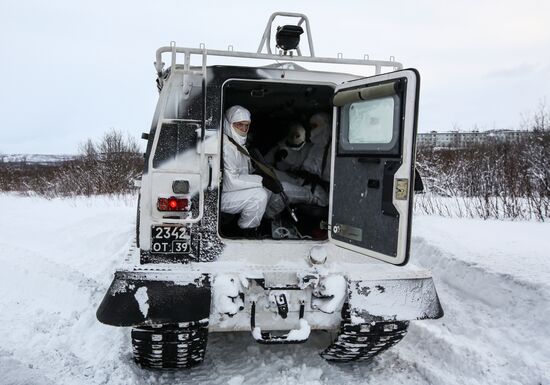 Учения Печенгской бригады Северного флота на арктических вездеходах "Алеут"