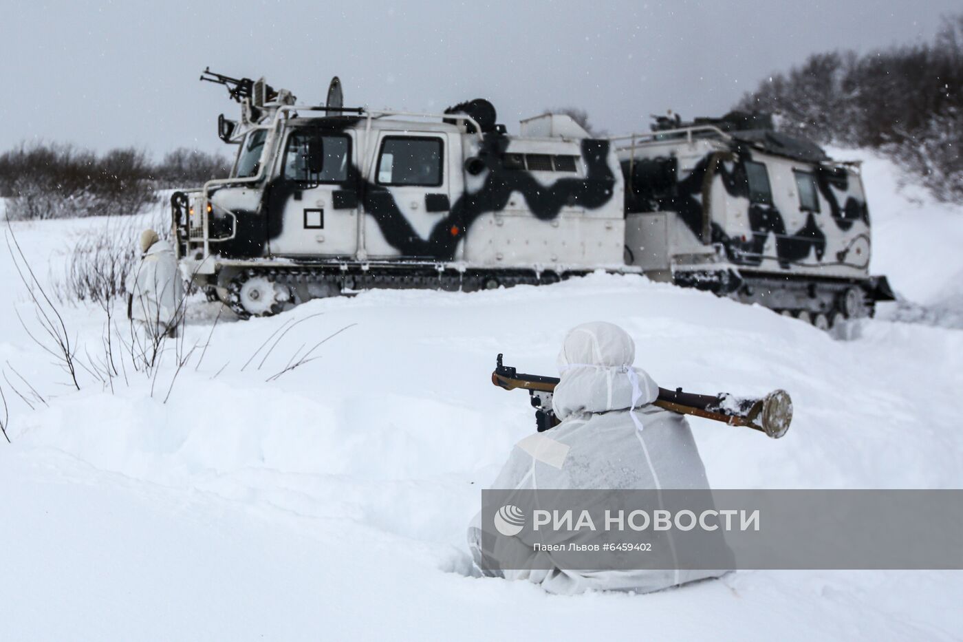 Учения Печенгской бригады Северного флота на арктических вездеходах "Алеут"