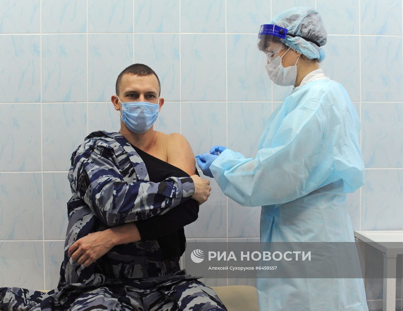Вакцинация от коронавируса сотрудников ОМОН в Тамбове