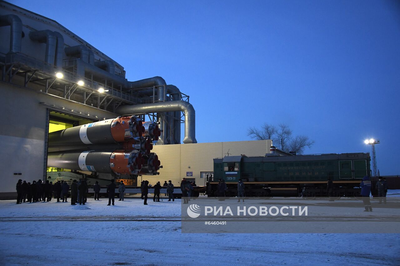 Вывоз РН "Союз-2.1а" с грузовым кораблем "Прогресс МС-16" на стартовый комплекс Байконура