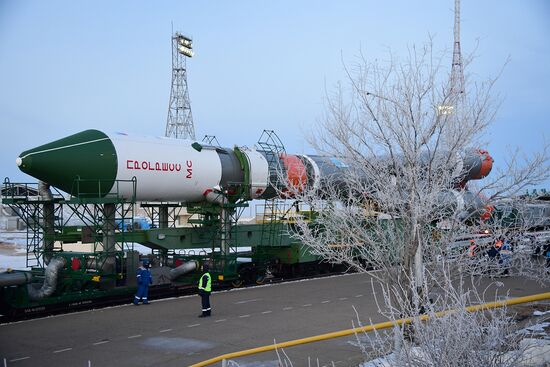 Вывоз РН "Союз-2.1а" с грузовым кораблем "Прогресс МС-16" на стартовый комплекс Байконура