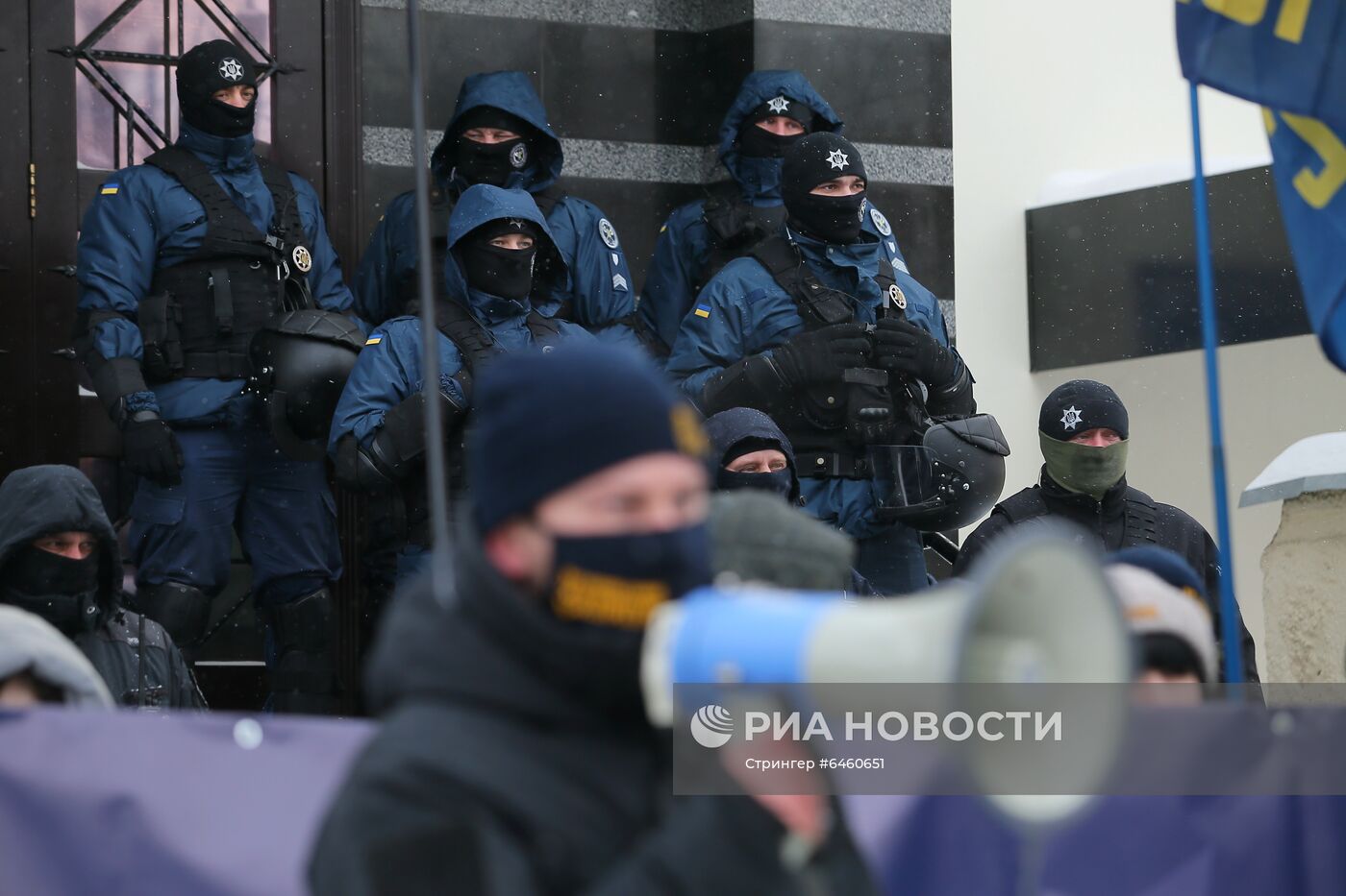 Акция националистов против возвращения проспекту Бандеры названия Московский проспект