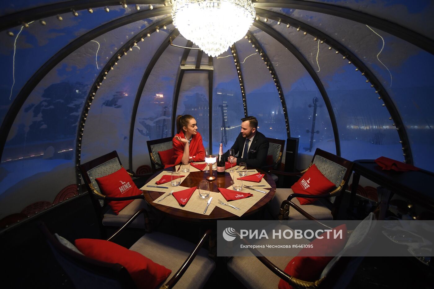 Приватные беседки на террасе ресторана O2 Lounge