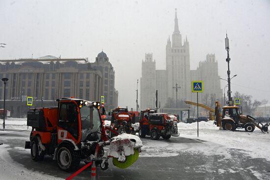 Снегопад в Москве 