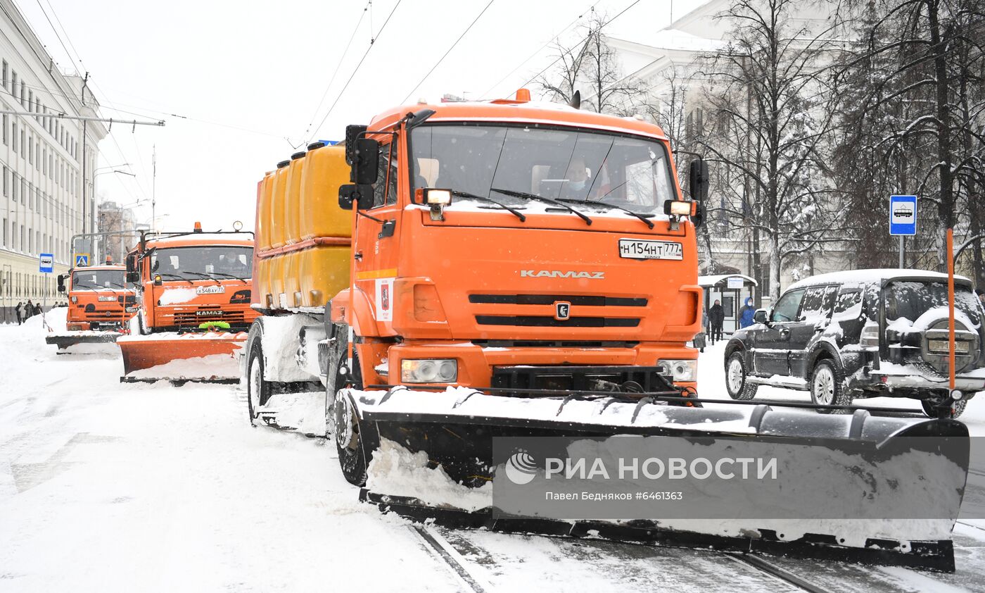 Снегопад в Москве 