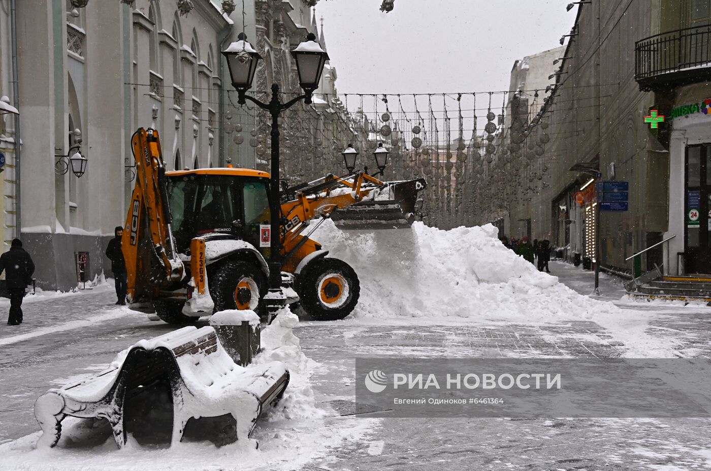 Снегопад в Москве 