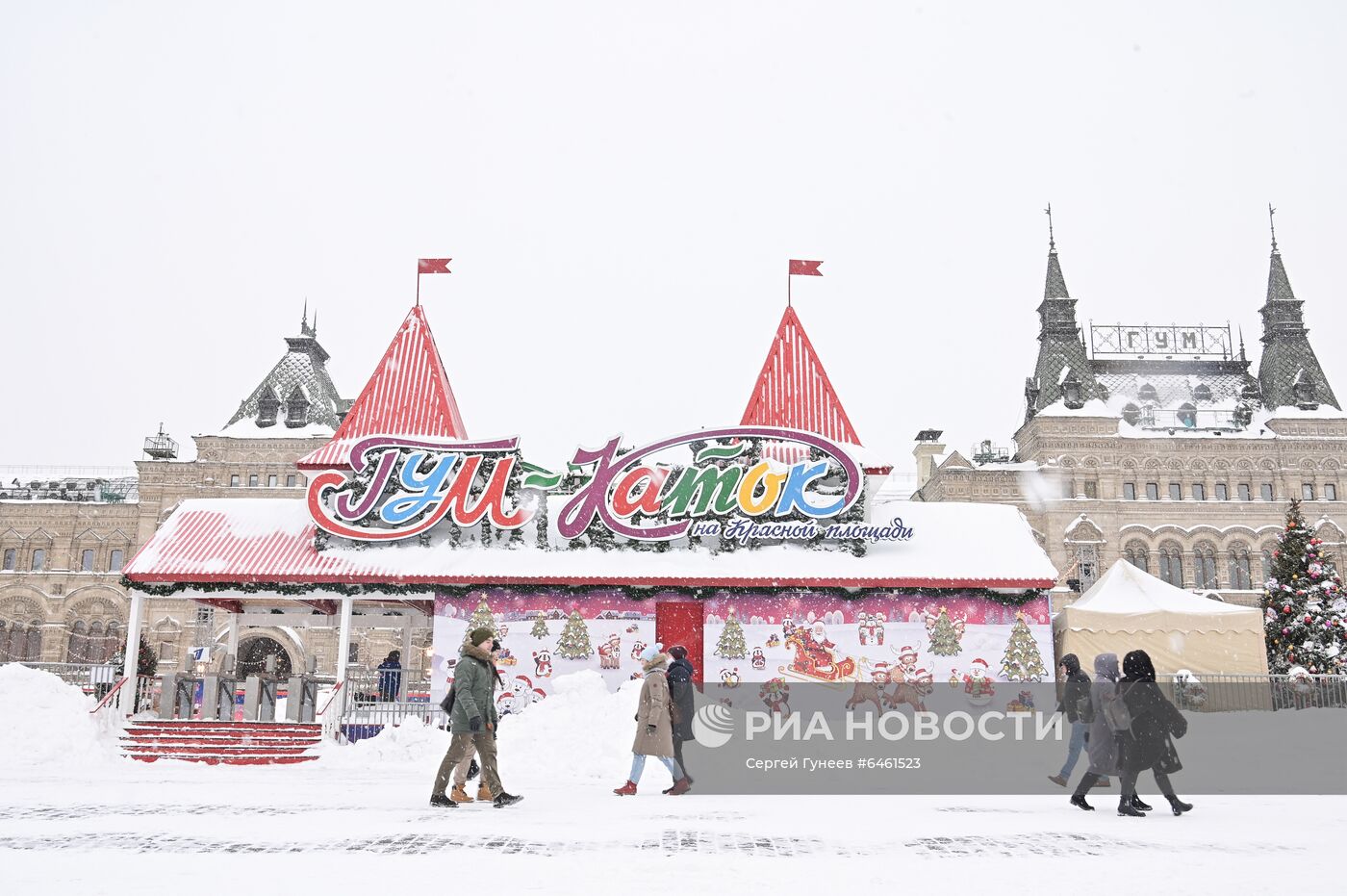 Снегопад в Москве 