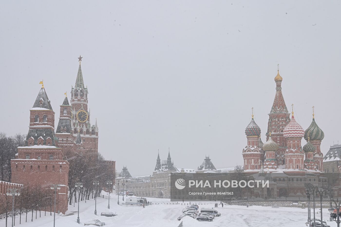 Снегопад в Москве 