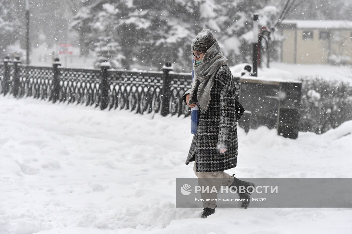 Сильный снегопад в Крыму