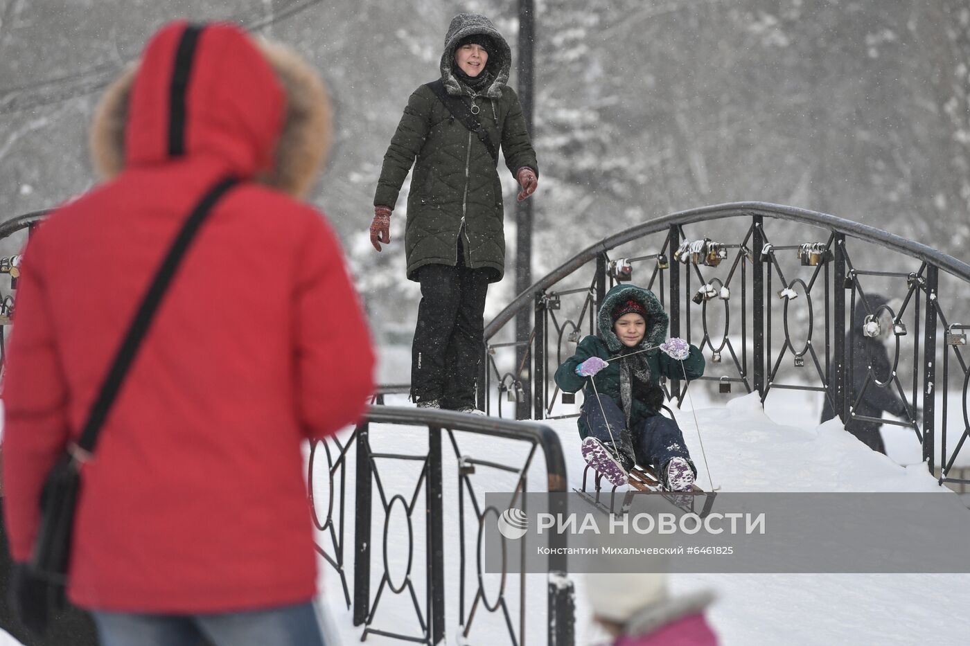 Сильный снегопад в Крыму