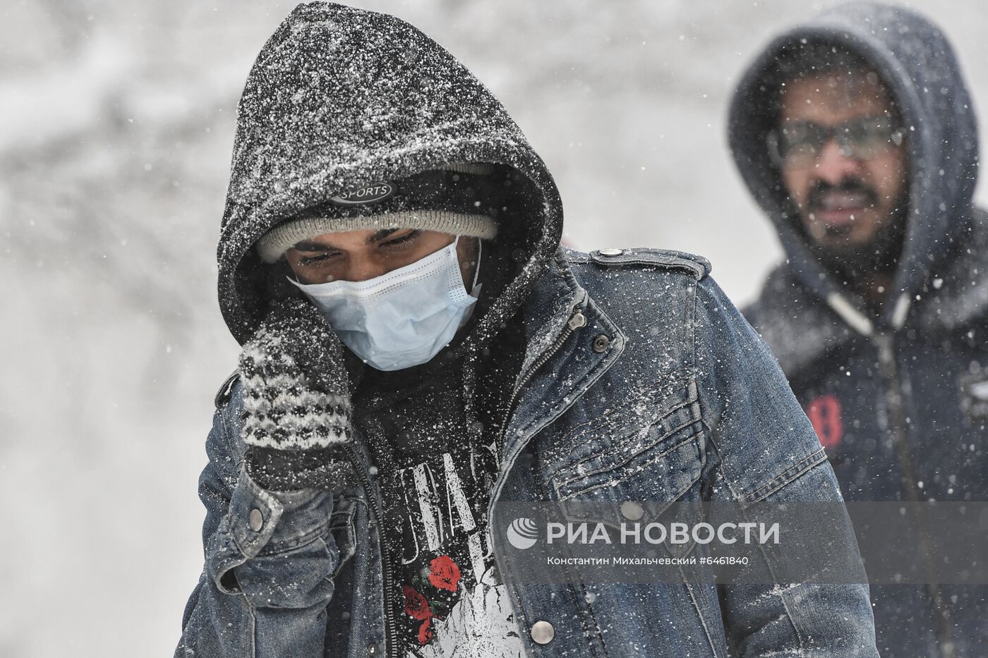 Сильный снегопад в Крыму