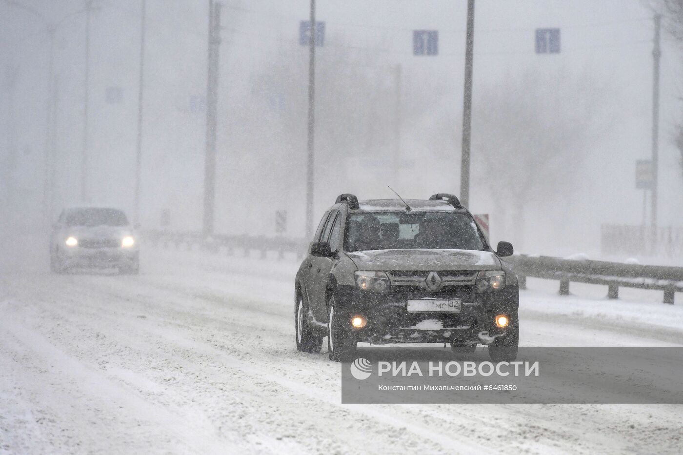 Сильный снегопад в Крыму