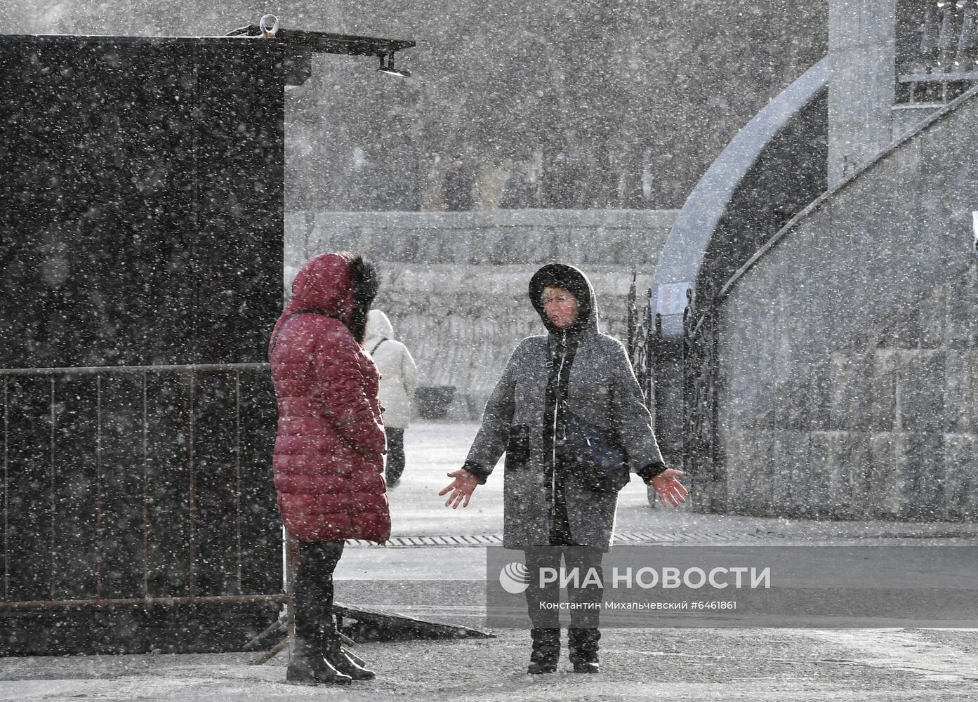 Сильный снегопад в Крыму