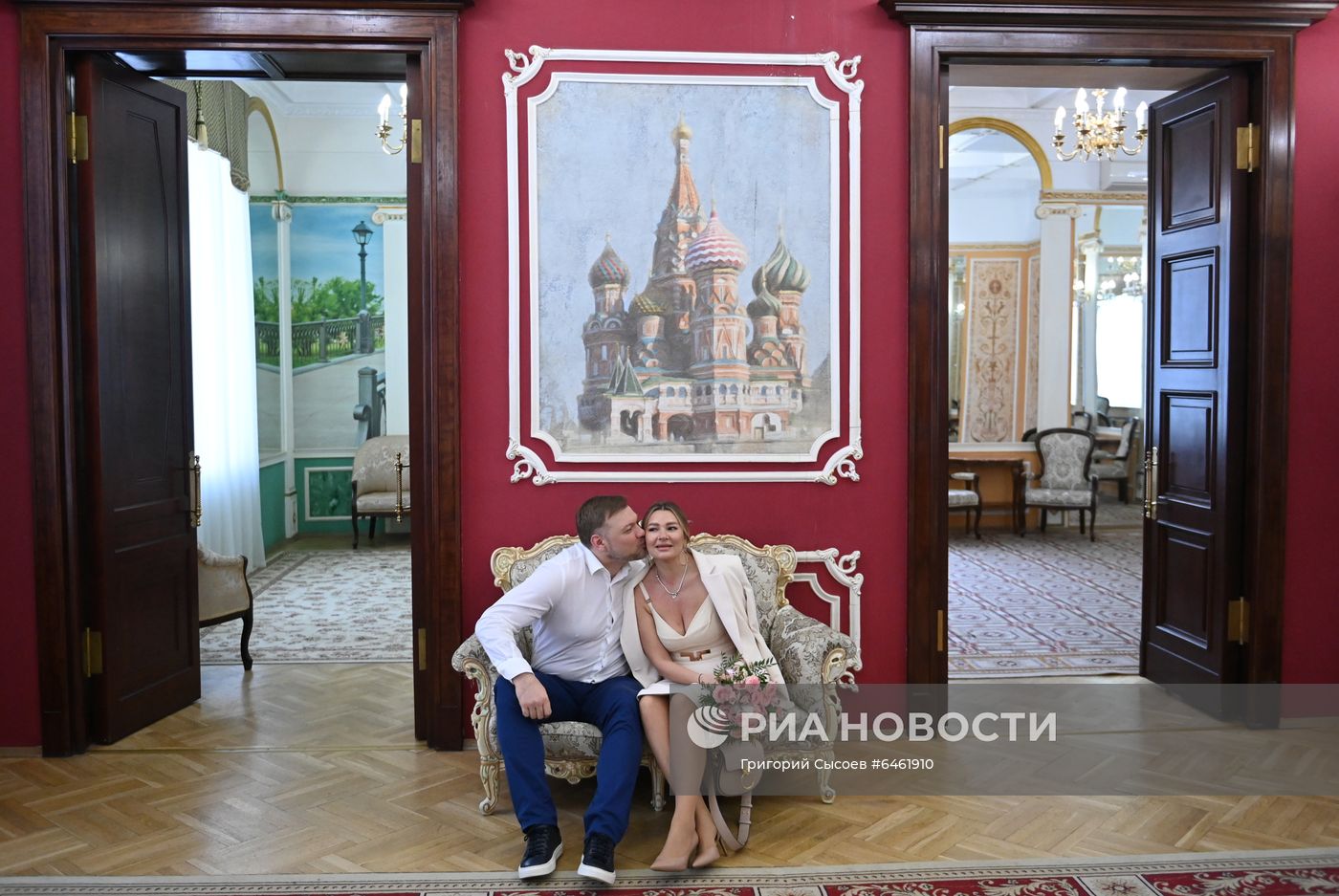 Празднование Дня всех влюбленных в Москве