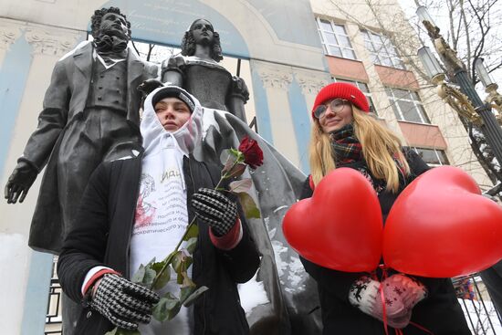 Акция "Цепь солидарности" в поддержку политзаключенных