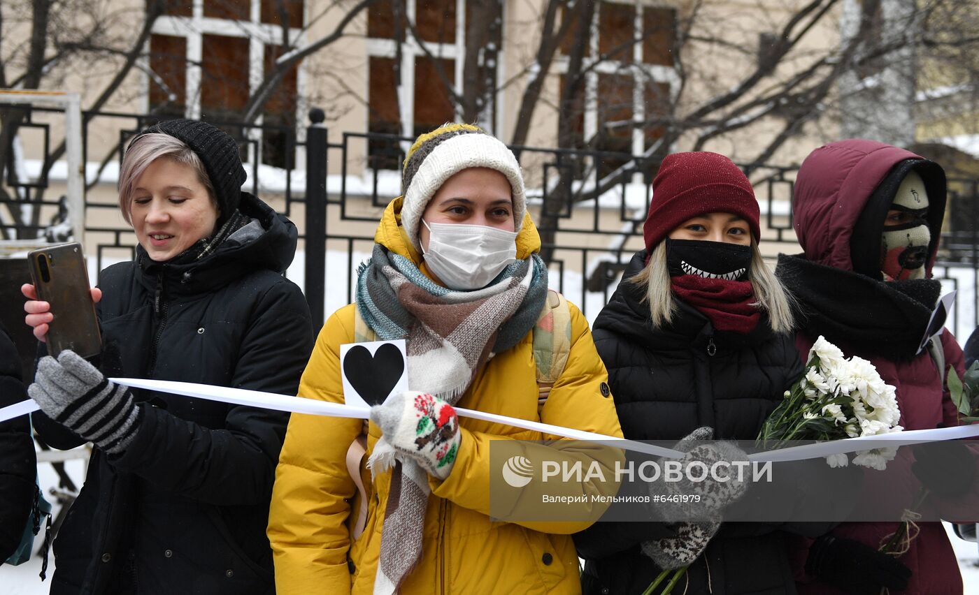 Акция "Цепь солидарности" в поддержку политзаключенных