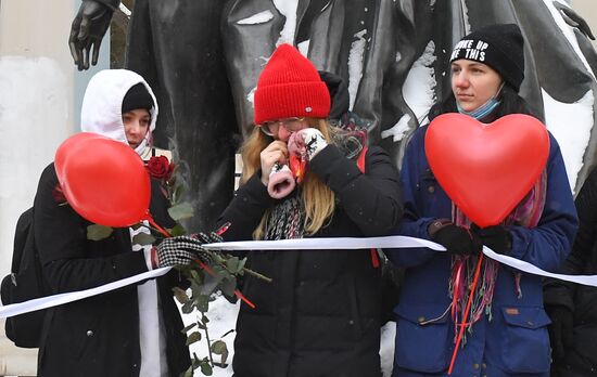 Акция "Цепь солидарности" в поддержку политзаключенных