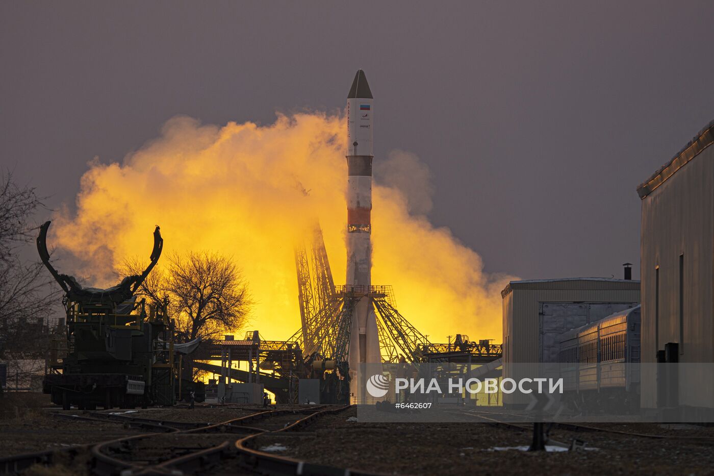 Запуск РН "Союз-2-1а" с грузовым кораблем "Прогресс МС-16" с космодрома Байконур