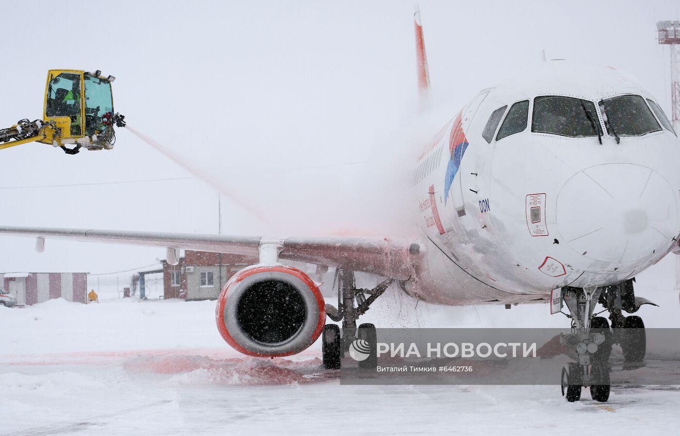 Уборка снега в аэропорту Краснодара