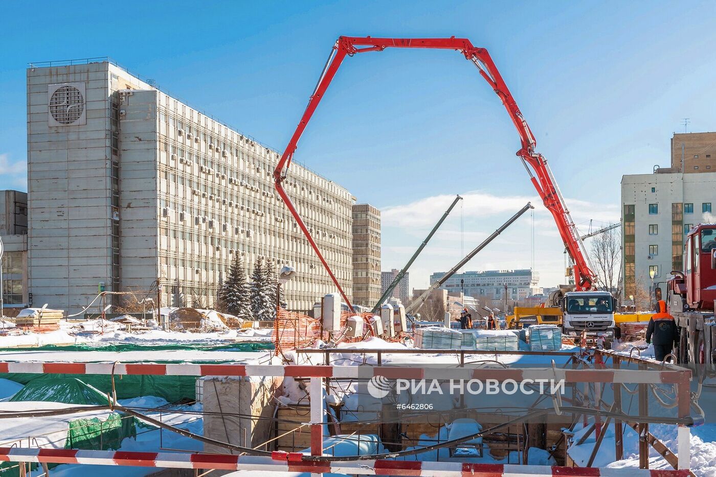 Мэр Москвы С. Собянин осмотрел строительство станции "Воронцовская" БКЛ