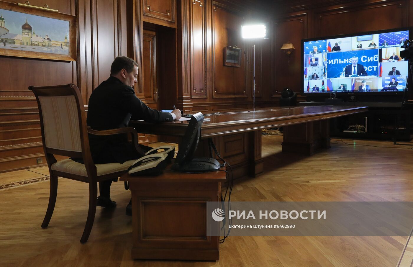 Зампред Совбеза РФ Д. Медведев провел онлайн-совещание о газификации регионов