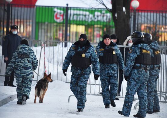 Заседание суда по делу А. Навального, обвиняемого в клевете в отношении ветерана