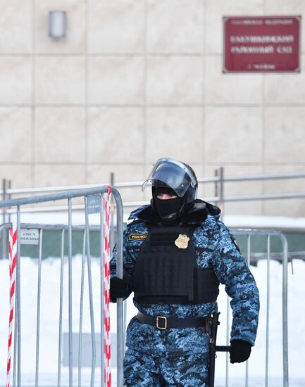 Заседание суда по делу А. Навального, обвиняемого в клевете в отношении ветерана