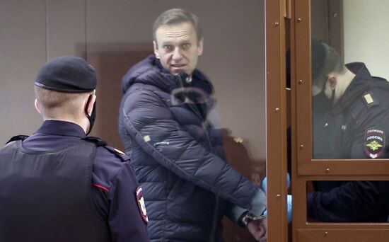 Заседание суда по делу А. Навального, обвиняемого в клевете в отношении ветерана