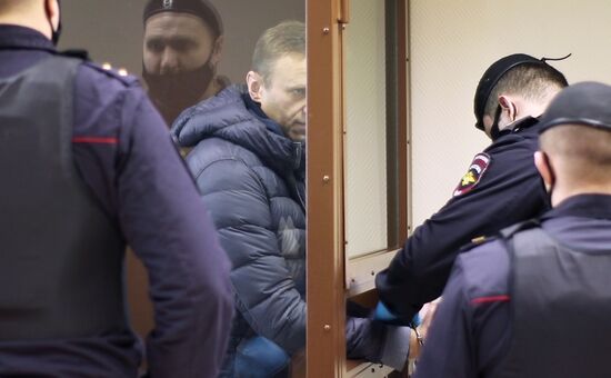 Заседание суда по делу А. Навального, обвиняемого в клевете в отношении ветерана