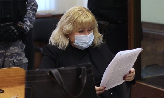 Заседание суда по делу А. Навального, обвиняемого в клевете в отношении ветерана